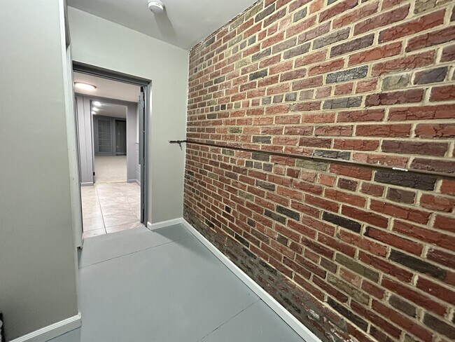 Building Photo - 24 Gallatin St NW