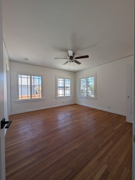 2nd bedroom, 13'x13' - 6341 Palm Ave