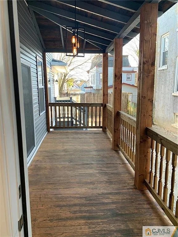 deck - 253 Augusta St