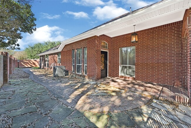 Building Photo - 6403 Parkriver Crossing