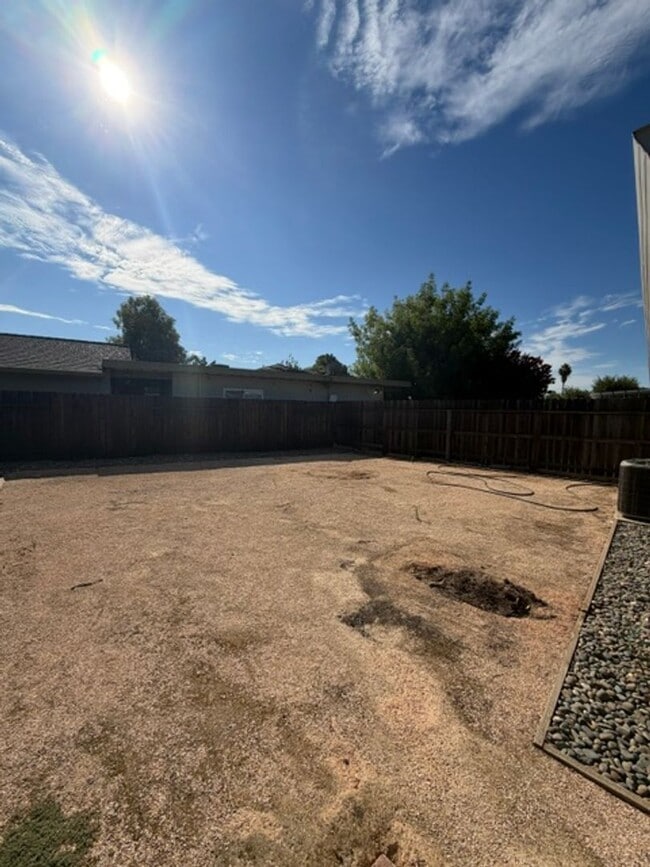 Building Photo - 1643 Ashley Ave
