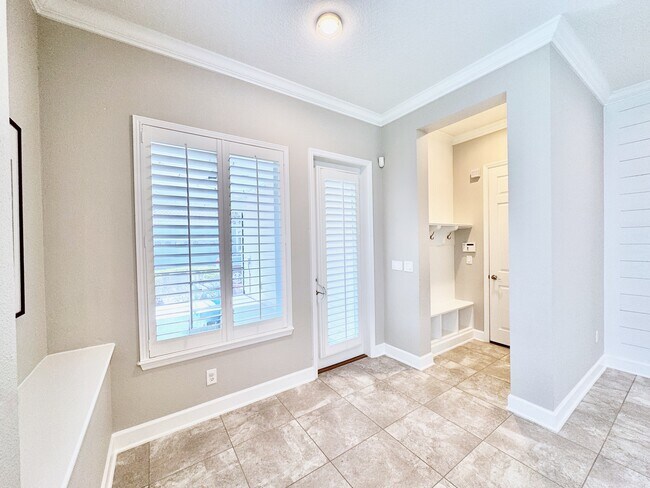 Building Photo - 139 Southern Oak Dr