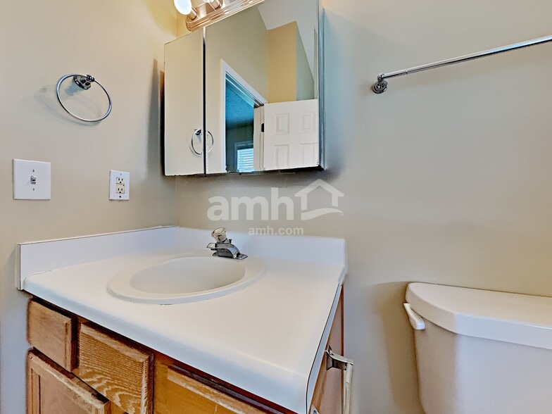 Building Photo - 2510 Baysridge Dr NW