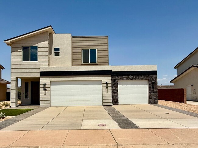 Primary Photo - BRAND NEW Three Bedroom Home in Desert Can...
