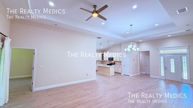 Building Photo - 4791 NE 125th Lp