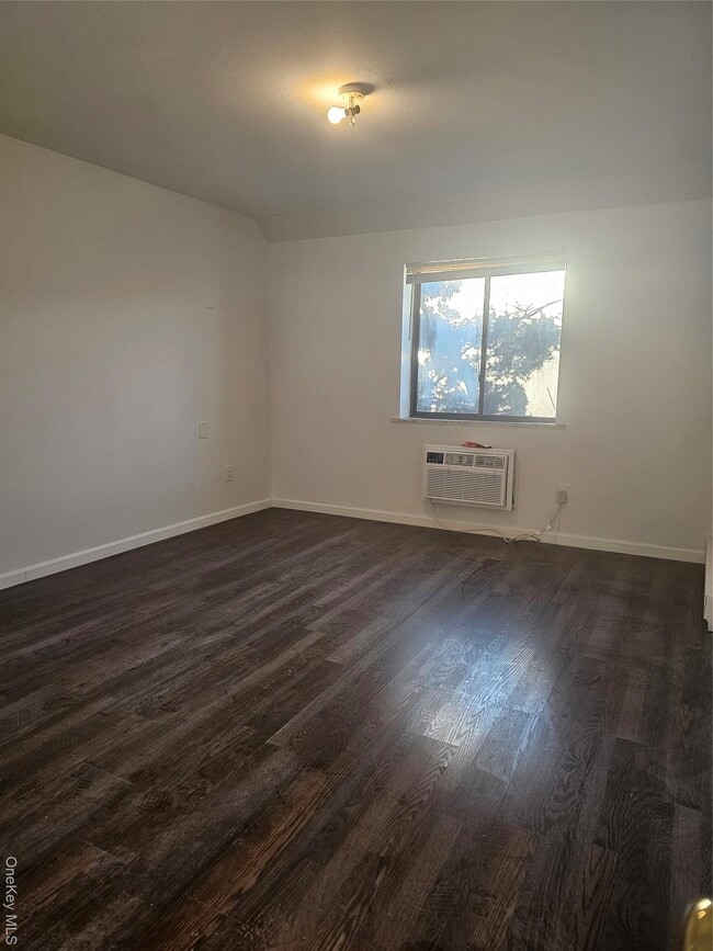 Building Photo - 530 Hudson Ave