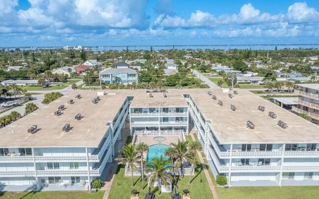 Building Photo - 4800 Ocean Beach Blvd