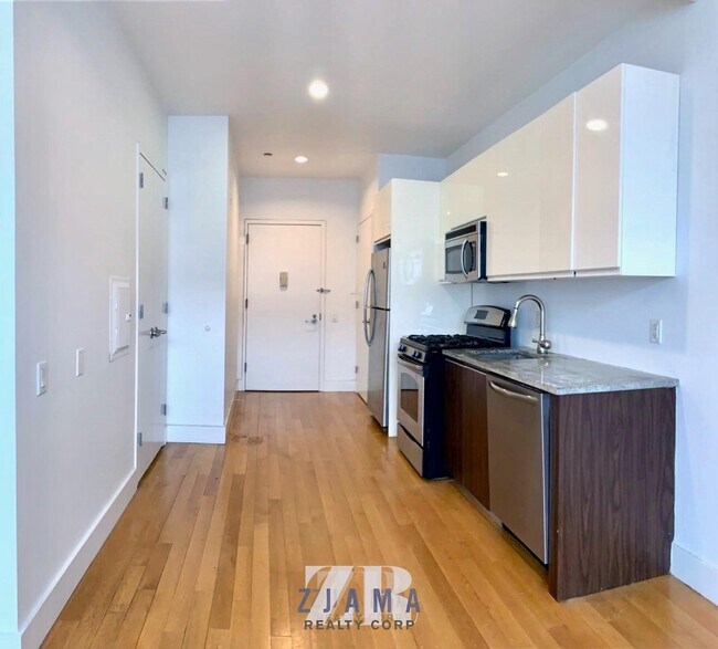 Building Photo - 836 Bergen St