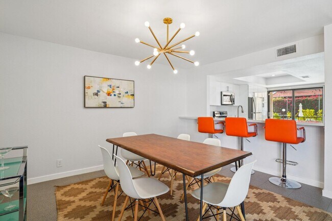 Building Photo - 2727 S Sierra Madre