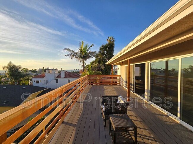 Building Photo - 509 N Helberta Ave