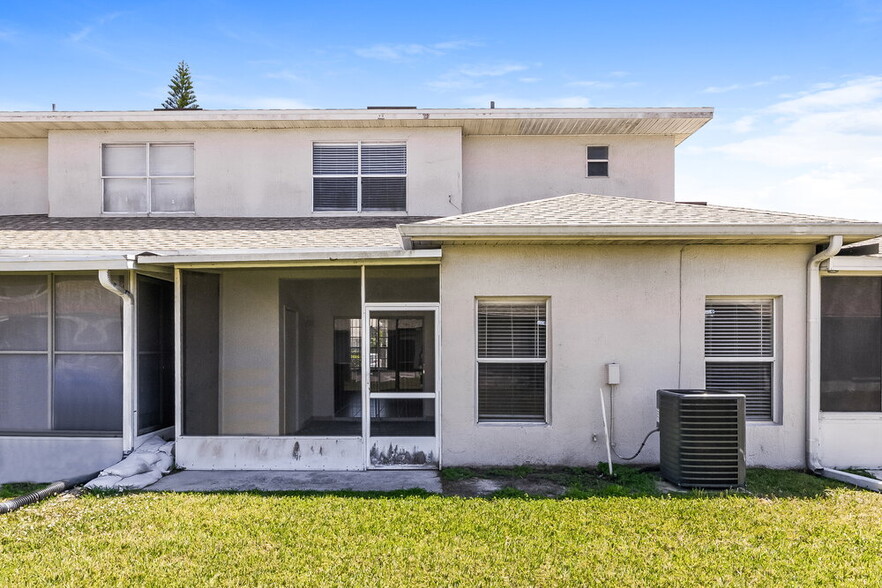 Building Photo - 14580 Laguna Beach Cir