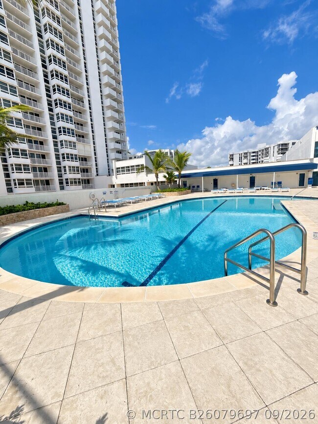 Building Photo - 1360 S Ocean Blvd