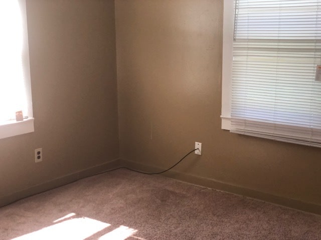 Frint bedroom. - 3758 Alta Vista Dr E