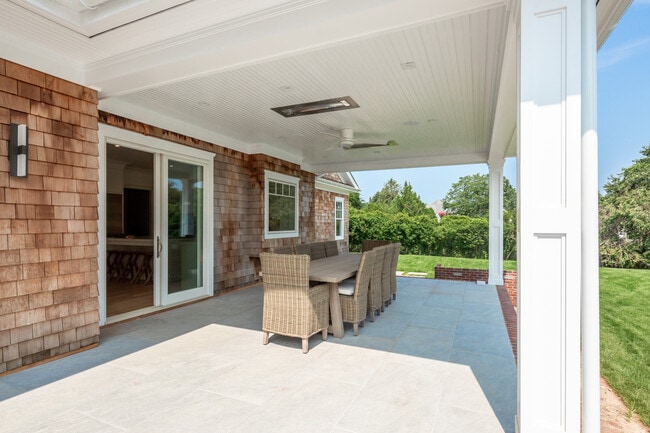 Building Photo - 126 Somerset Ave