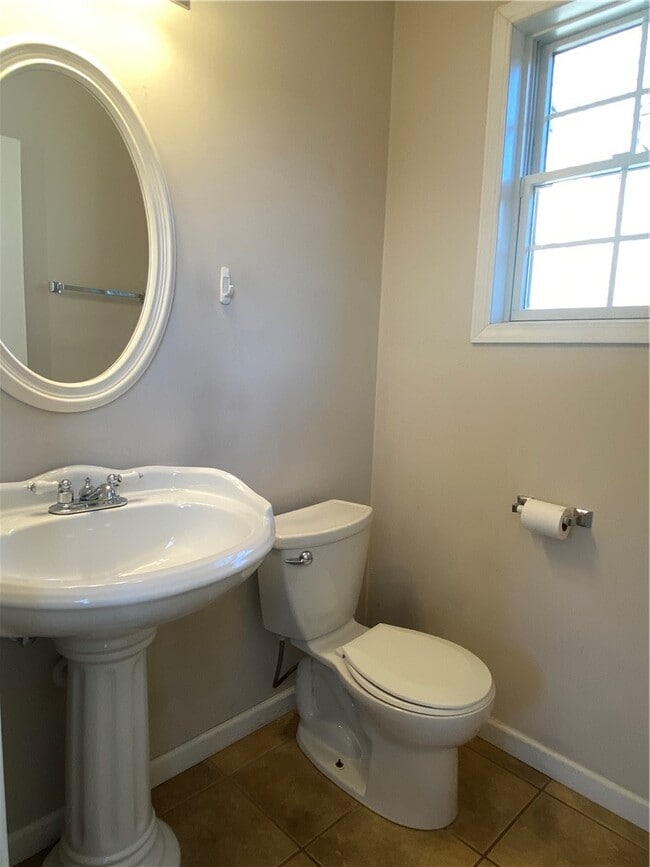 Building Photo - 1698 NY-205