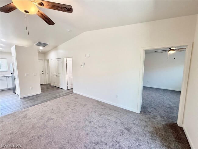 Building Photo - 1081 Quartzite Ave