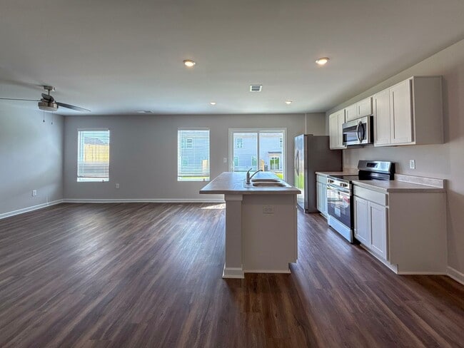 Building Photo - 66 River Grass Dr