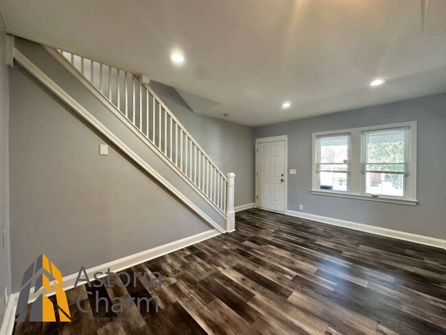Building Photo - Spacious 3BR/2BA Home with Finished Baseme...