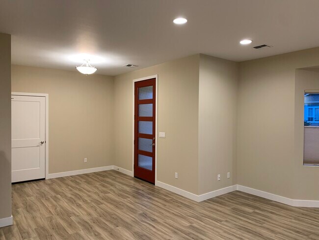 Building Photo - 522 Evergreen Farm Wy
