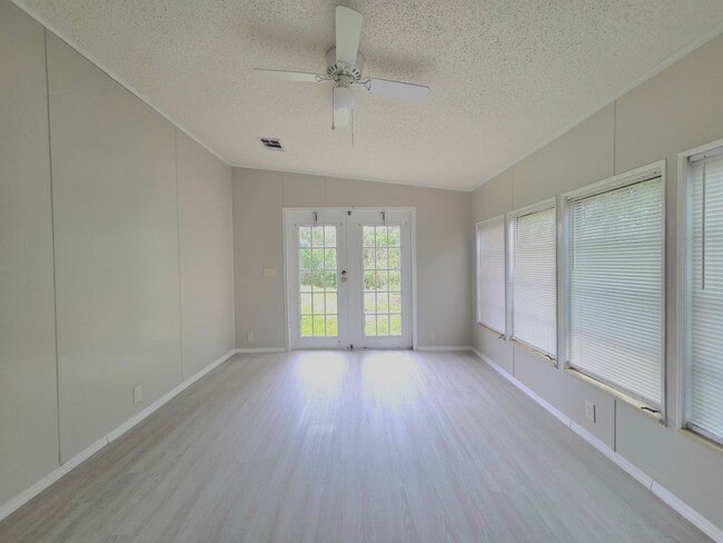 Building Photo - Beautiful 3Bed/2Bath Home in Lakeland