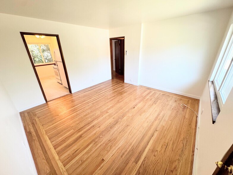 Living Room - 1503 Carmel Dr