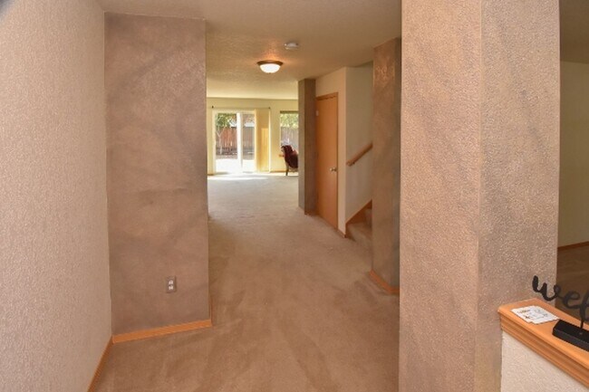 Building Photo - PENDING APPLICATION; Well Maintained 4 BD
