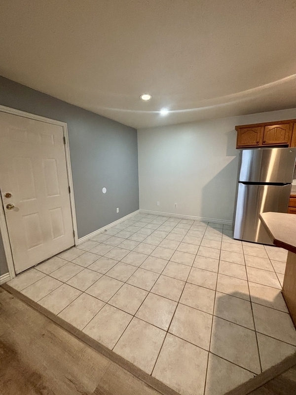Building Photo - 215 S 1050 W