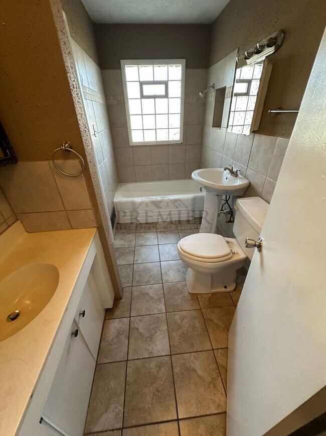 Building Photo - 7716 Crisp Ave