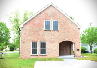 Building Photo - 1013 Dodson St