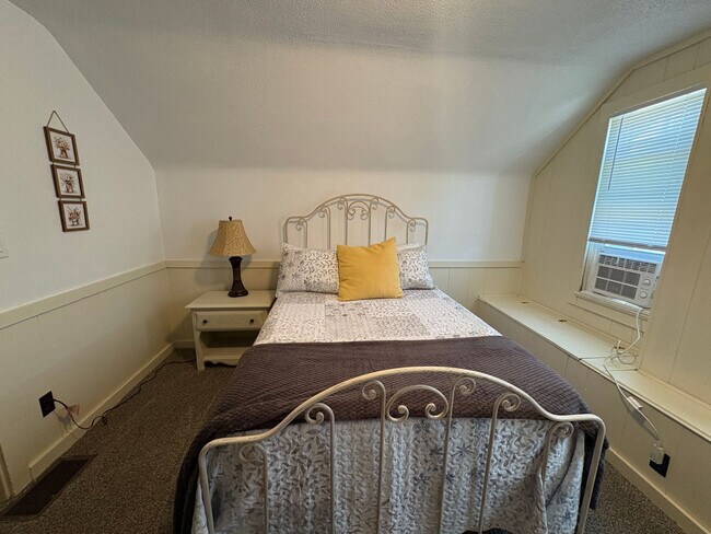 Building Photo - 601 Rumely St