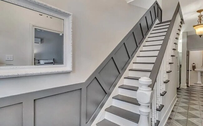 Building Photo - 515 E Huntingdon St