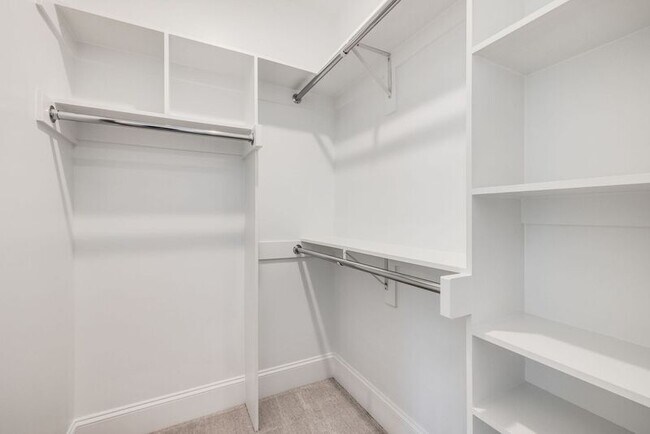 Building Photo - 3419 Edgemont Dr