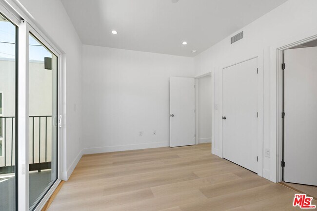 Building Photo - 10963 Calvert St