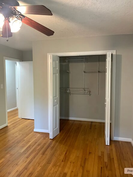 Building Photo - 864 Shadowridge Dr SE