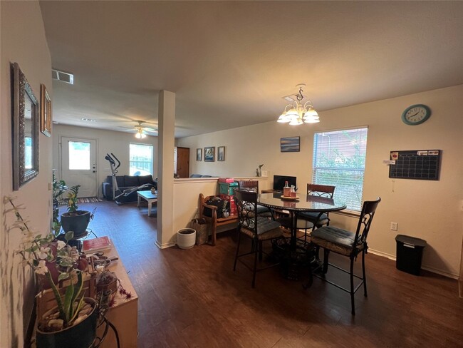 Building Photo - 11500 Hungry Horse Dr