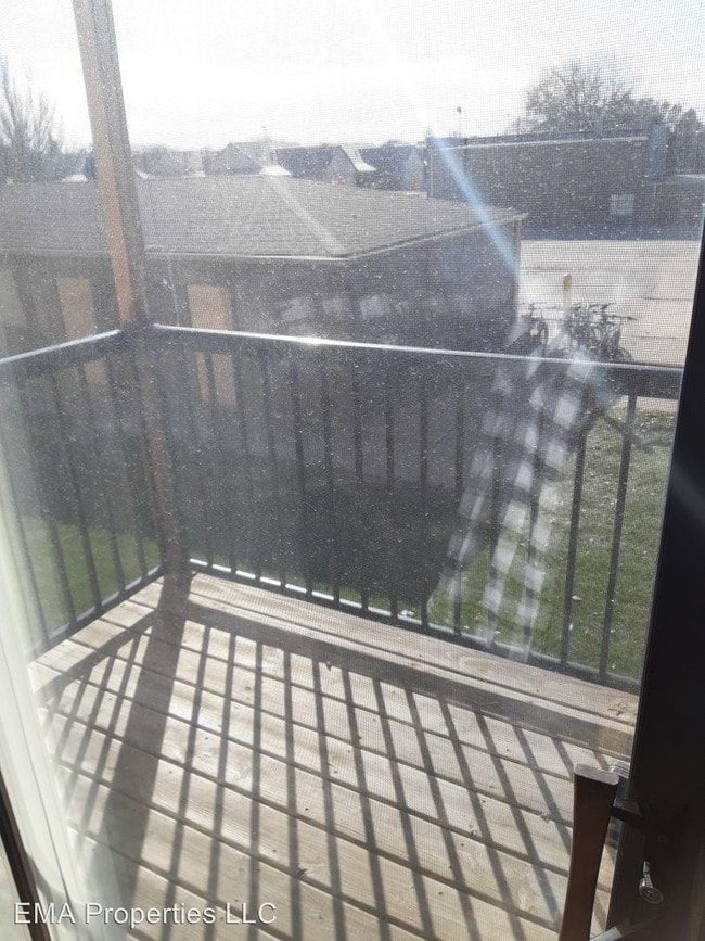 Building Photo - 1 br, 1 bath Apartment - 307 11th Ave NW