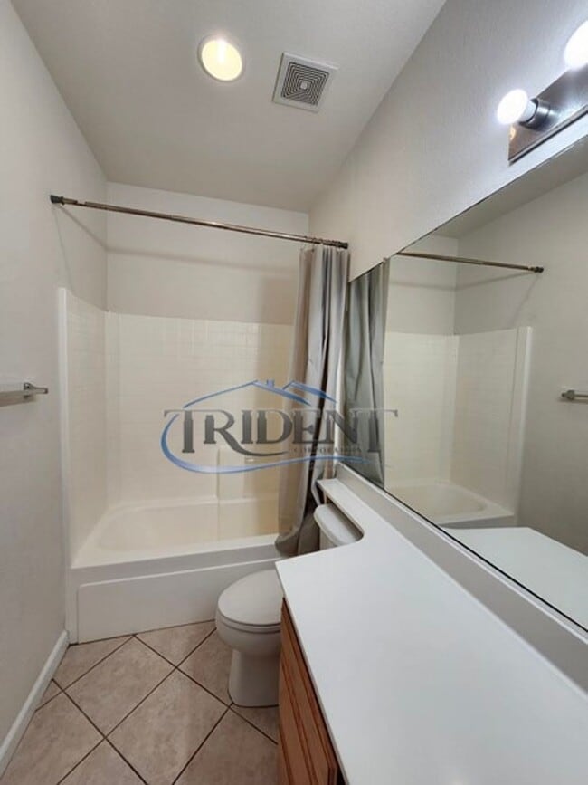 Building Photo - 1038 Zanes Dr