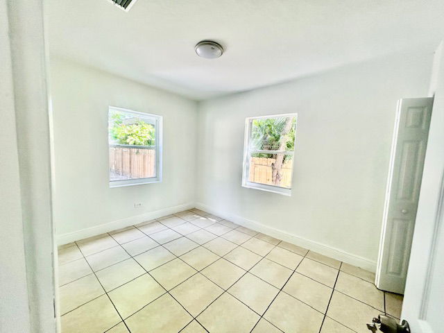 Building Photo - 445 NW 44th St