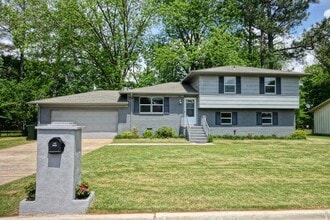 Building Photo - 1206 Oster Dr NW