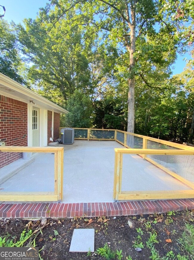 Building Photo - 1367 Stripling Chapel Rd