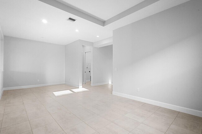 Building Photo - 14208 Lacebark Ln