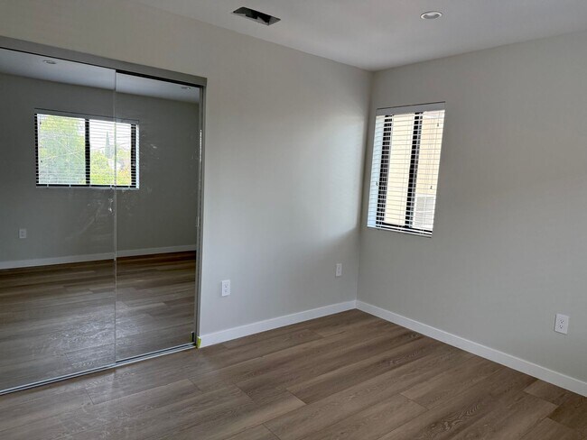 Building Photo - 2616 ELL