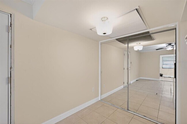 Building Photo - 4758 Jasper Dr