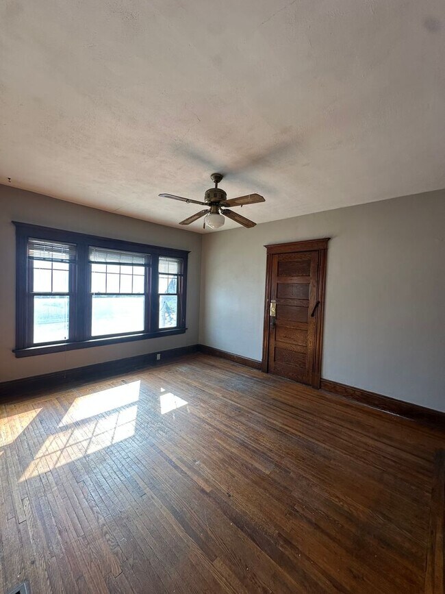 Building Photo - 98 Inwood Pl