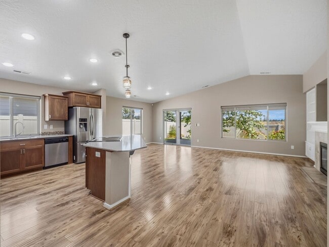 Building Photo - Spacious Unfurnished Home in Liberty Lake | Modern Living in a Prime Location