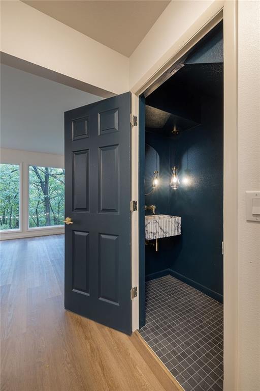 Building Photo - 884 Shrewsbury Ln