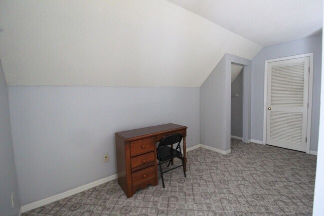 Building Photo - 1330 Hunters Rd