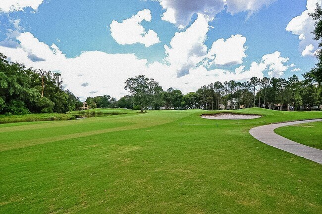 Building Photo - McLean Fairway 3036B