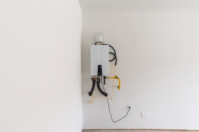 Building Photo - 31432 Moore Rd