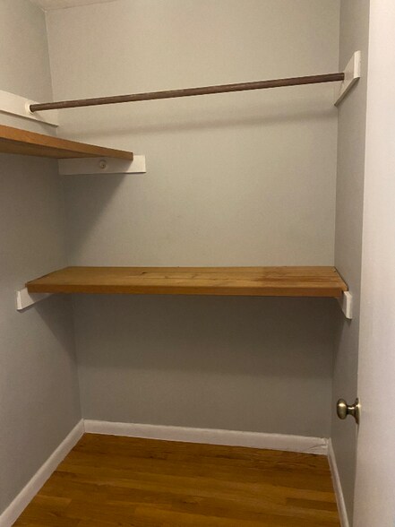 Building Photo - 6809 Kingsgate Dr